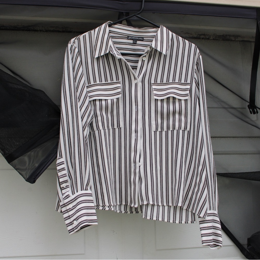 Adrianna Papell Large Long Sleeve Button Down
